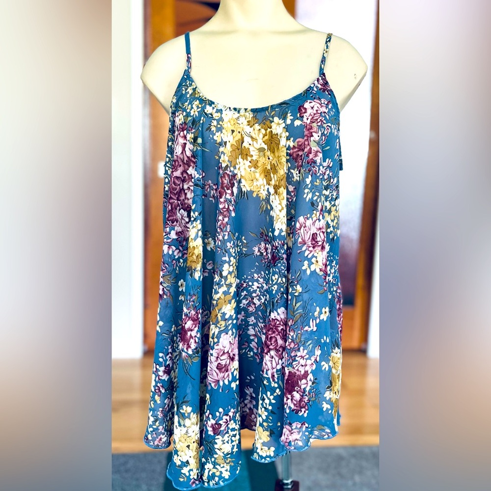 Floral Spaghetti Strap Top, NWT, SIZE LARGE, LIGHTWEIGHT